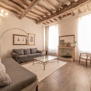 Casa Sangiacomo Quattro Appartamento